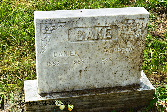 Daniel & Alfreda Cake