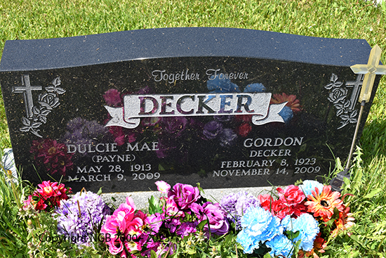 Gordon & Dulcie Mae Decker