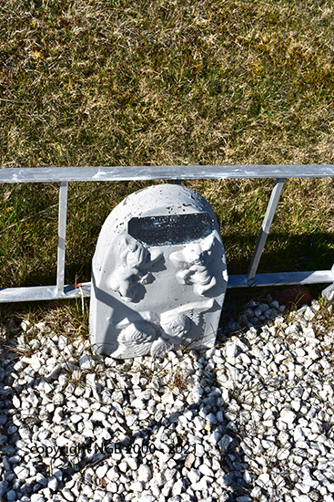 Lloyd Dennis Keeping