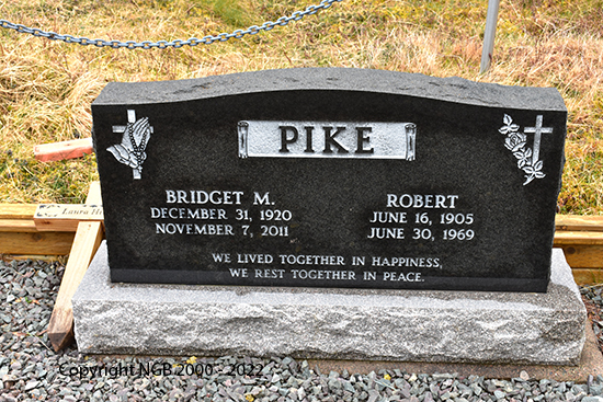 Bridget, Robert & Laura Pike 