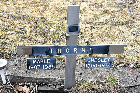 Mabel & <br>
Chesley Thorne