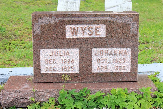 Julia & Johanna Wyse