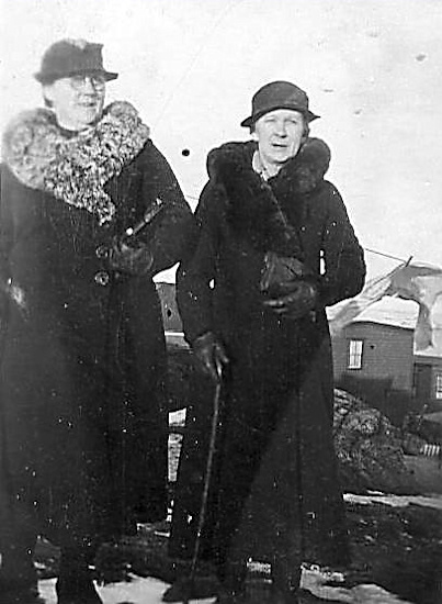 Laura Jane and Harriet Ann Billiard