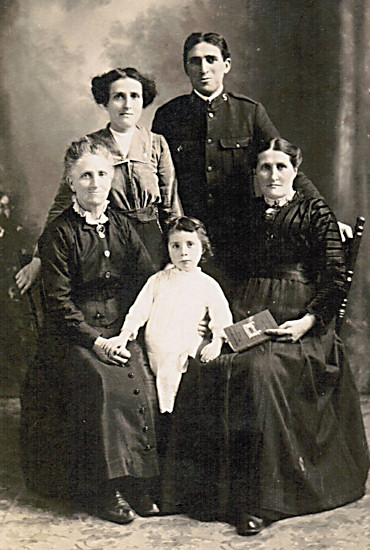 McNeil Family - Bristol's Hope c1915