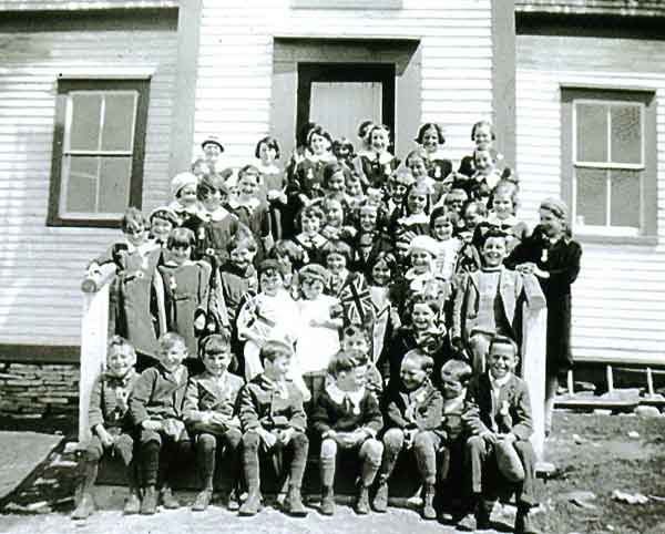 Cape Broyle School Children 1935