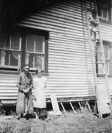 Lizzie Randall and Ruth of Fogo