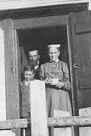 Aeneas & Sarah Bennett - 1906