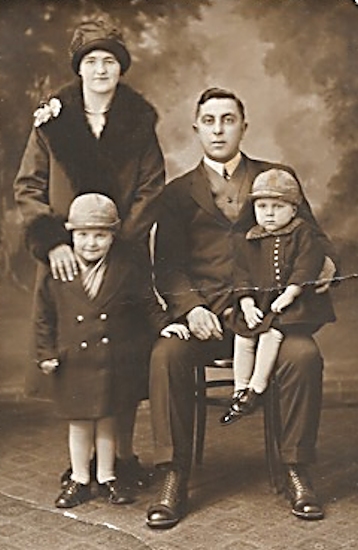 Darrell & Emma Ann Bennett with children Howard & Campbell - 1927