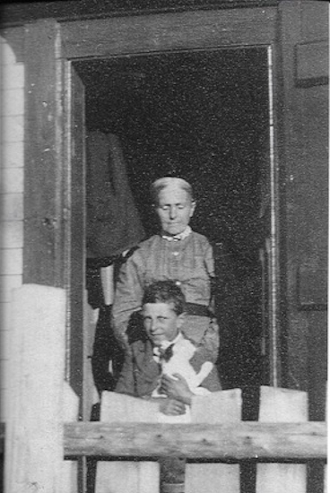 Sarah Ann Bennett and her son Darrell - 1906