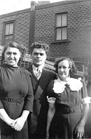 James and Catherine Snow with Johanna Snow