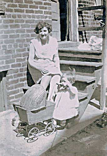 Lola Wood and her Aunt (maybe)