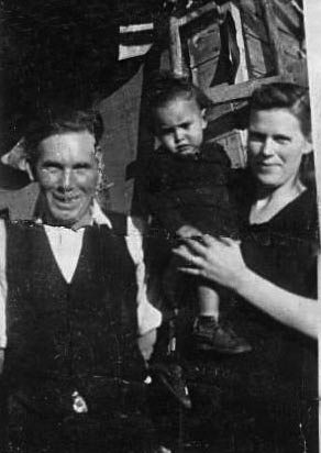 Martin & Georgina Burton, with baby Harriet