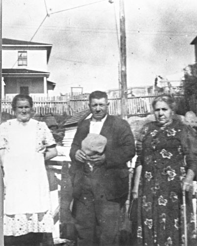 Lizzie & Cephas green