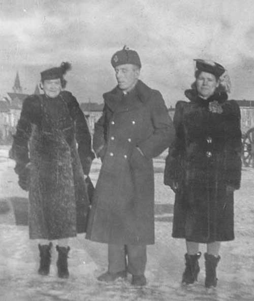 Tryphena and Tom Wells